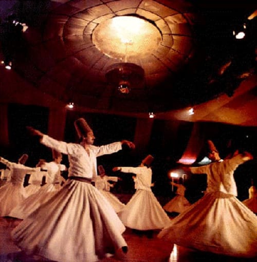 La danza de los derviches, símbolo de Turquía